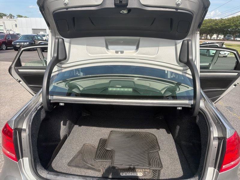 Used 2014 Volkswagen Passat 1.8T Wolfsburg Edition FWD image 16