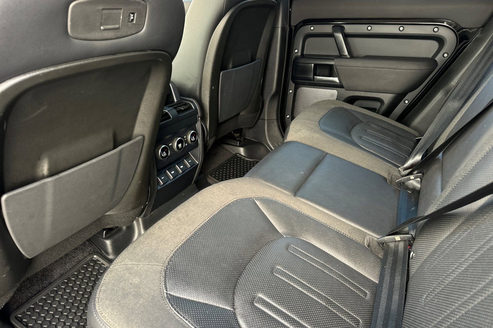 Used 2020 Land Rover Defender 110 S image 12