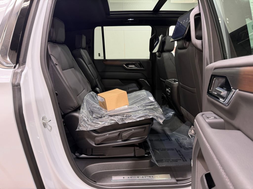 New 2026 GMC Yukon XL Denali w/ Denali Reserve Package AWD/4WD image 41
