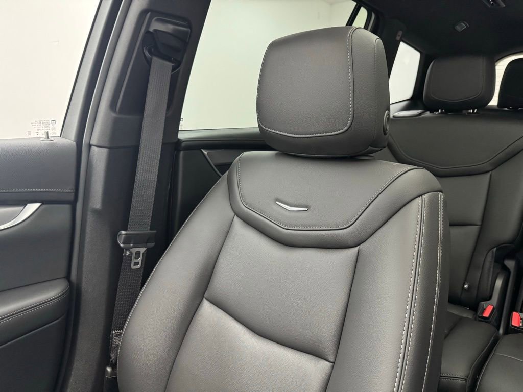 Used 2025 Cadillac XT6 Luxury w/ LPO, Floor Liner Package image 45