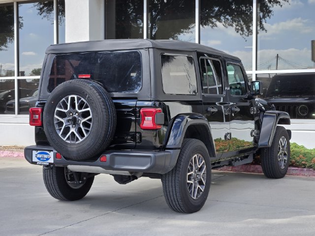 Used 2026 Jeep Wrangler Unlimited Sahara AWD/4WD image 7