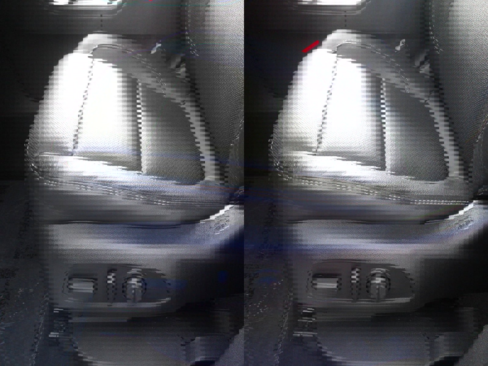 Used 2018 GMC Acadia SLT image 12