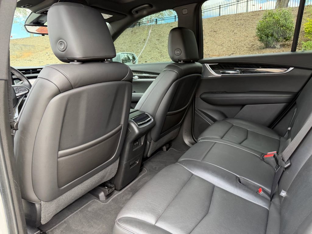 Used 2020 Cadillac XT6 Premium Luxury image 32