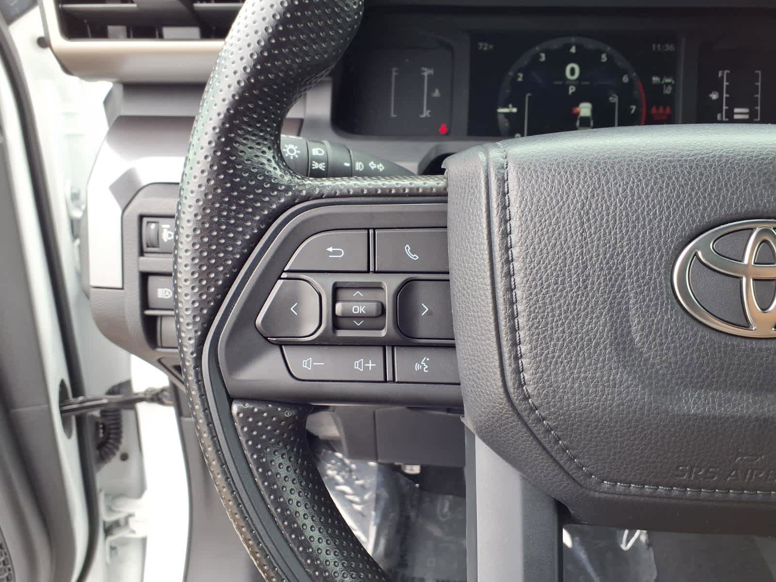 Certified 2025 Toyota Tacoma SR5 AWD/4WD image 10