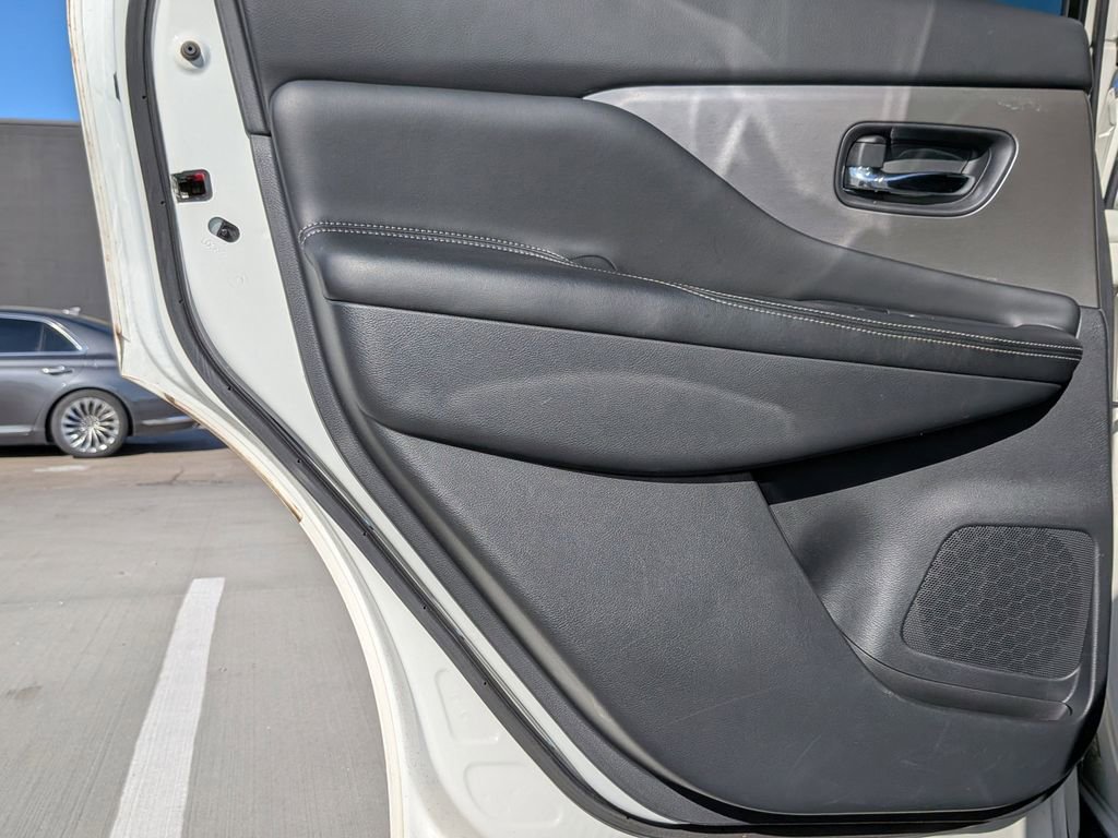 Used 2019 Nissan Murano SL FWD image 25