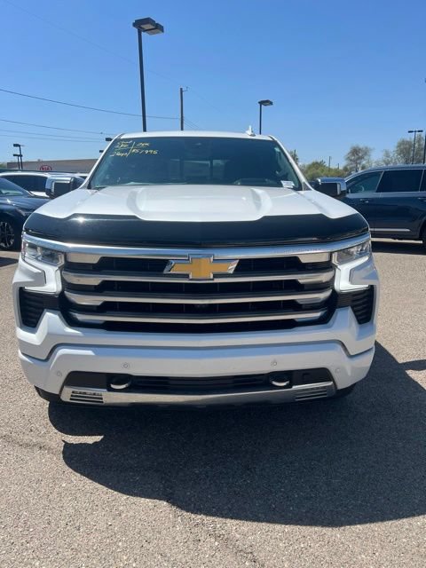 Used 2025 Chevrolet Silverado 1500 High Country w/ High Country Premium Package AWD/4WD image 9