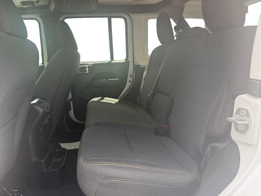 Certified 2025 Jeep Wrangler Unlimited Sahara w/ Safety Group image 13