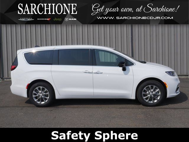 New 2026 Chrysler Pacifica Select