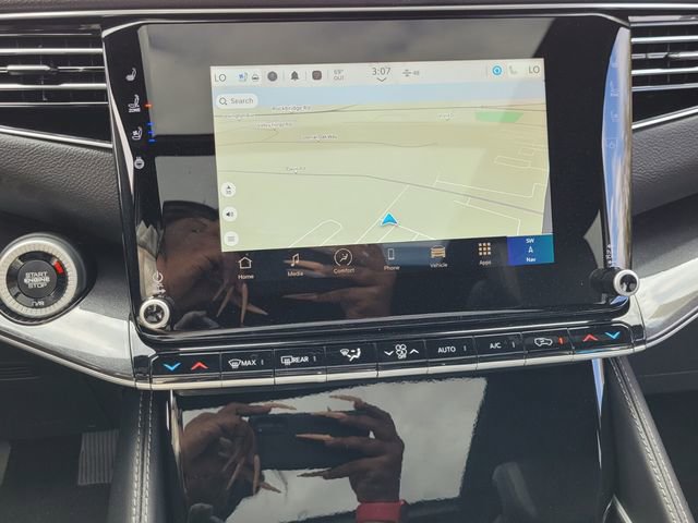 Used 2024 Jeep Wagoneer L 2WD w/ Premium Group I image 26