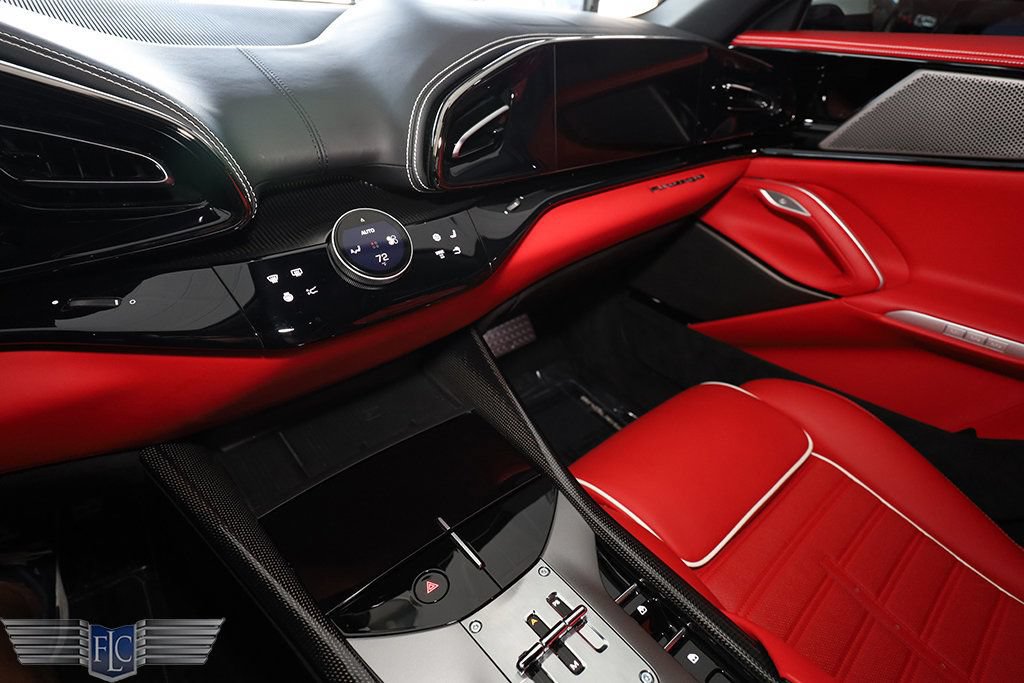 Used 2023 Ferrari Purosangue AWD/4WD image 28