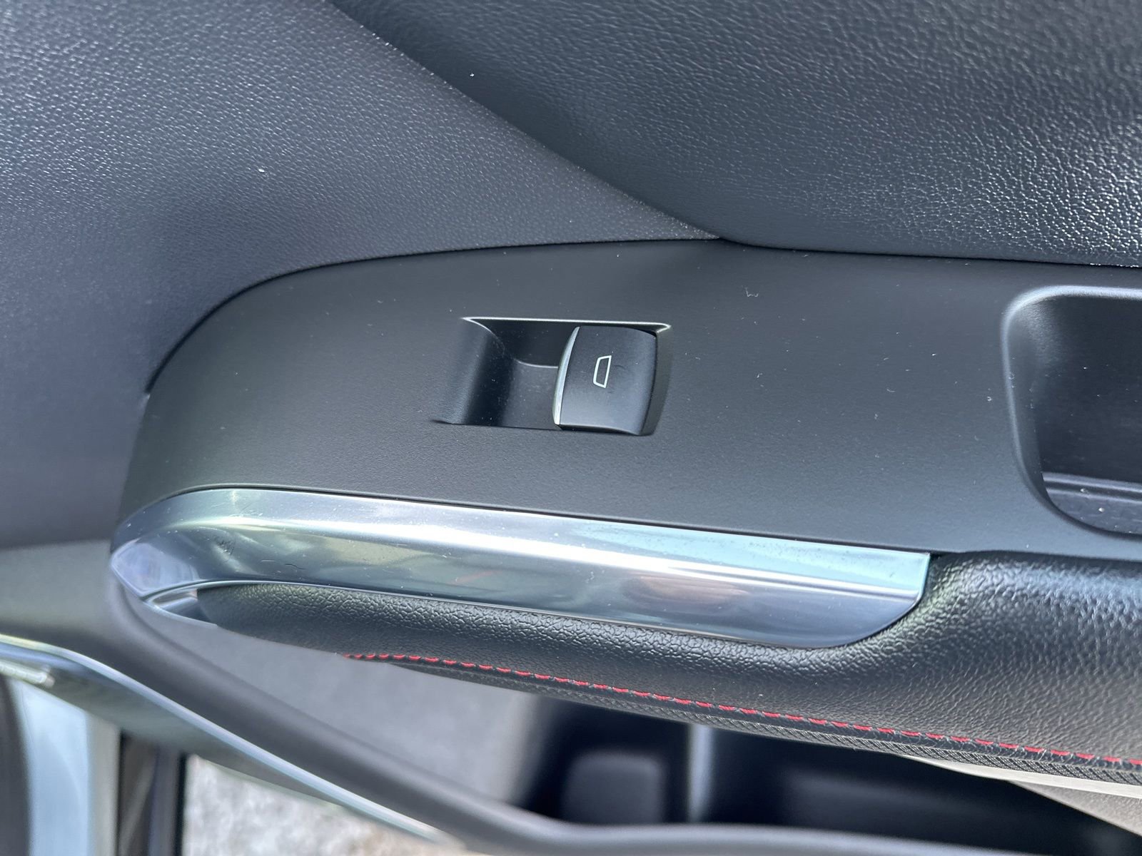 Used 2024 Chevrolet Traverse RS AWD/4WD image 48