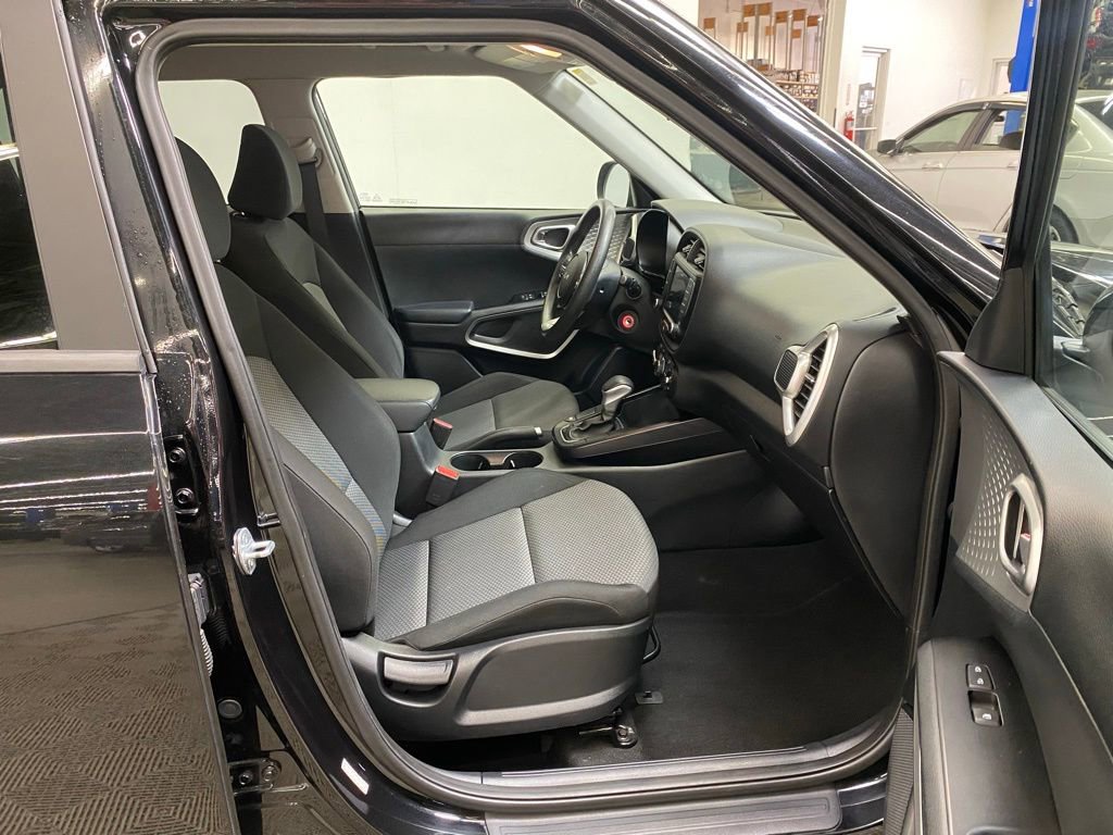 Used 2023 Kia Soul LX w/ Option Group 015 image 13