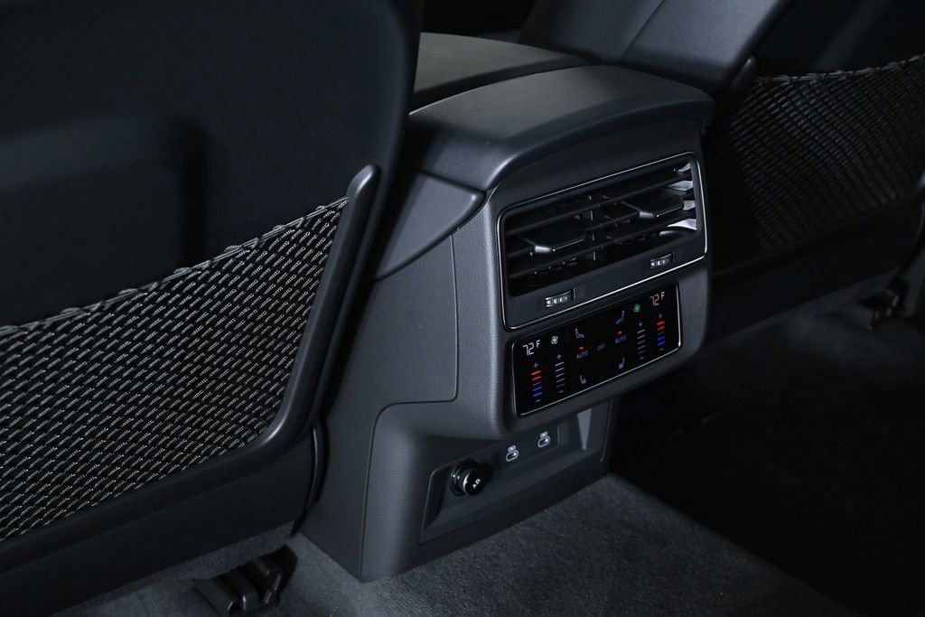 New 2025 Audi RS Q8 performance image 17