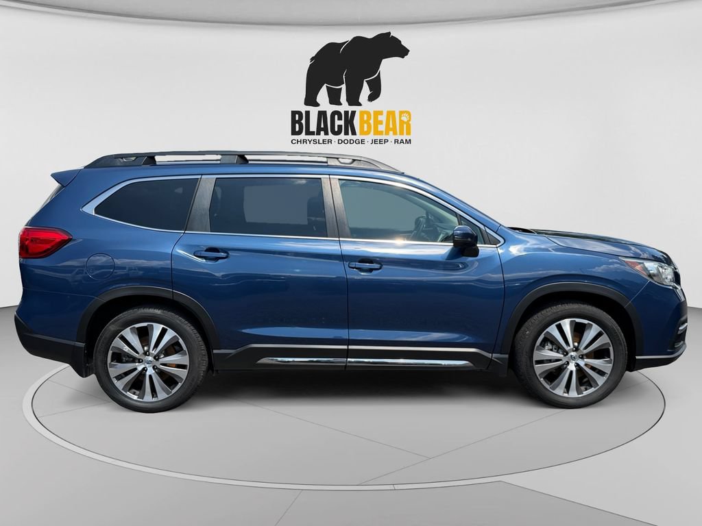 Used 2022 Subaru Ascent Limited w/ Technology Package AWD/4WD image 2