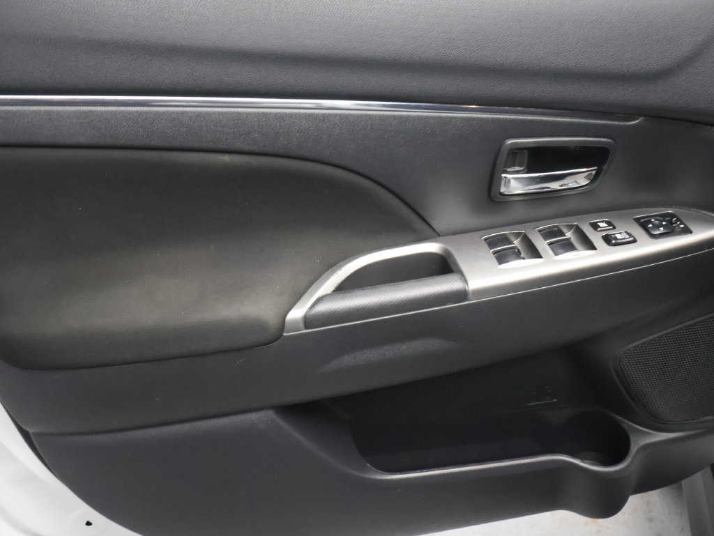 Used 2019 Mitsubishi Outlander Sport ES AWD/4WD image 15