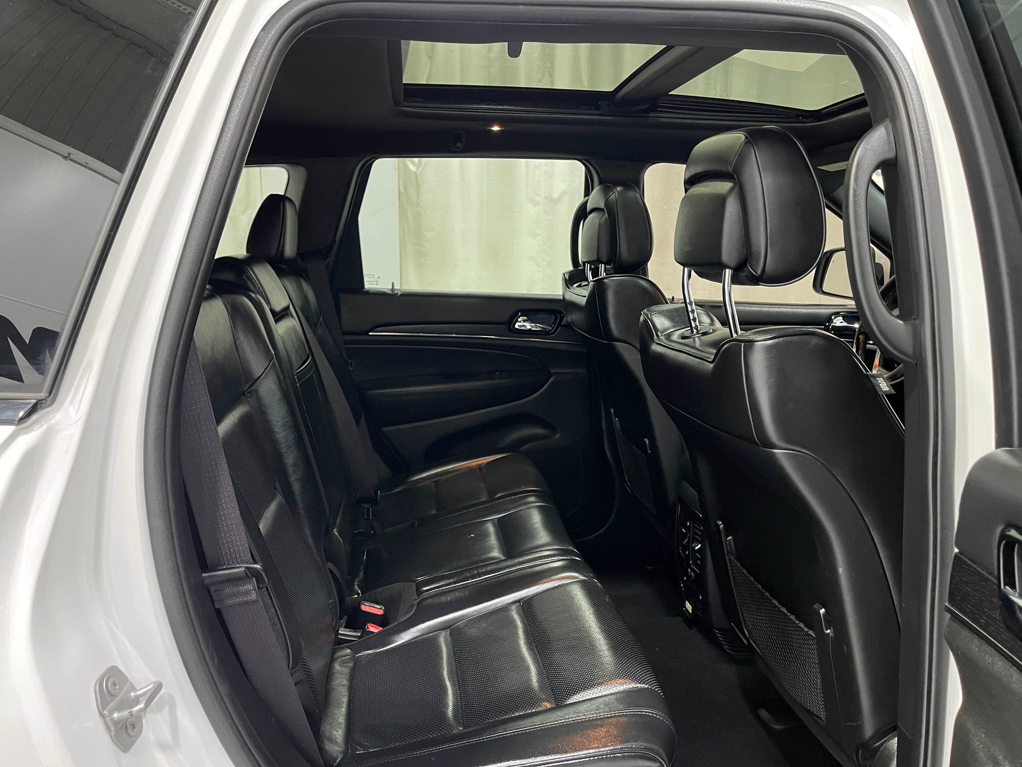 Used 2020 Jeep Grand Cherokee High Altitude AWD/4WD image 31