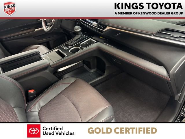Used 2025 Toyota Sienna XSE w/ XSE Premium Package image 13
