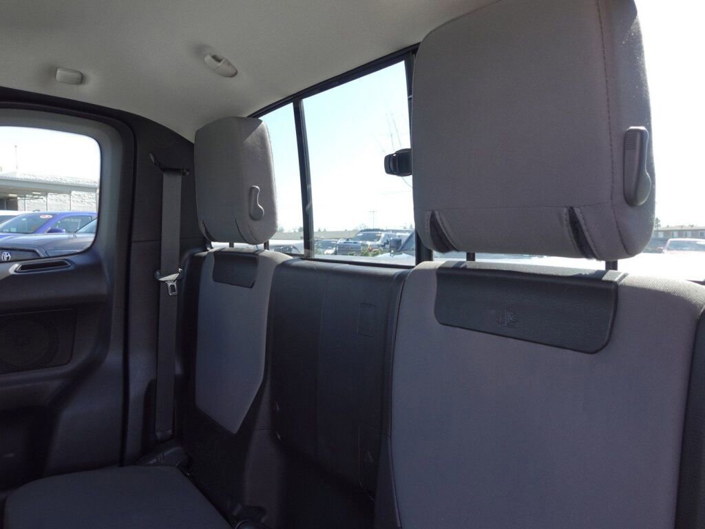 Certified 2019 Toyota Tacoma SR w/ SR Convenience Package image 11