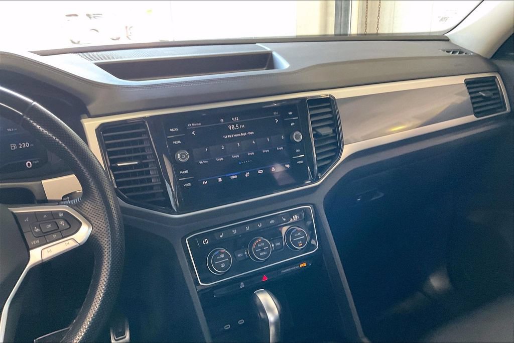 Used 2023 Volkswagen Atlas SEL Premium AWD/4WD image 10