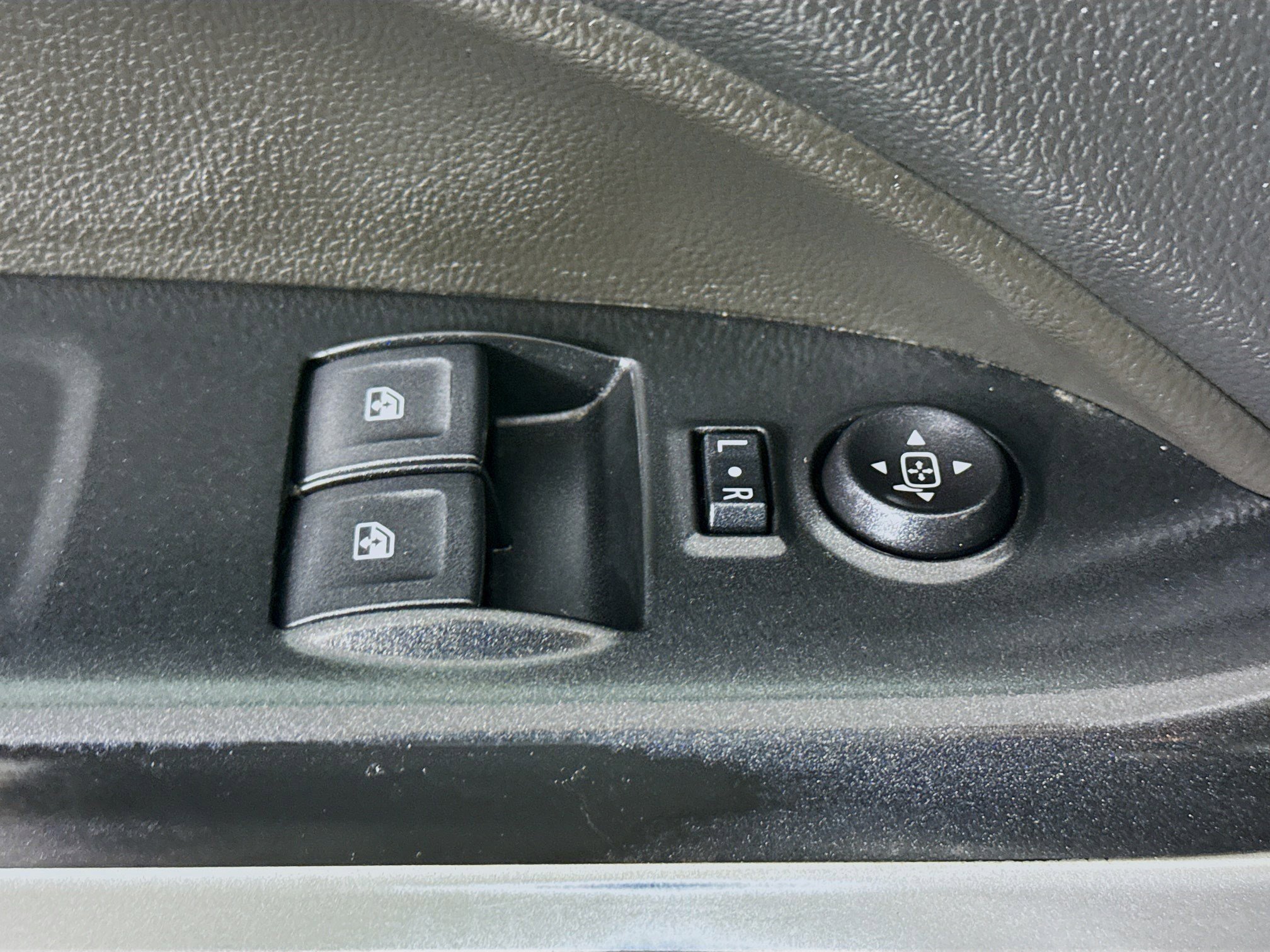 Used 2022 Chevrolet Colorado LT w/ Fleet Safety Package image 23