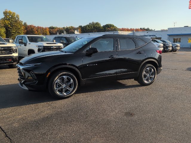 Used 2024 Chevrolet Blazer LT w/ Convenience Package FWD image 1