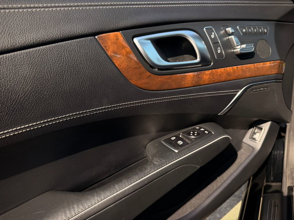 Used 2013 Mercedes-Benz SL 550 image 40