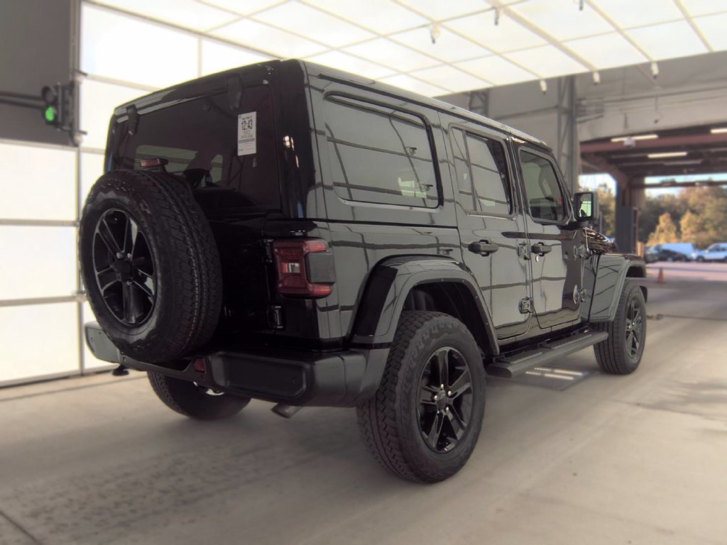 Certified 2022 Jeep Wrangler Unlimited Sahara w/ Dual Top Group AWD/4WD image 2