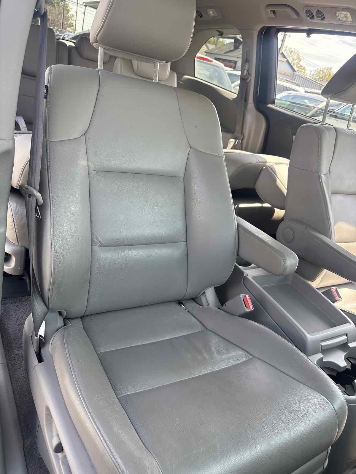 Used 2011 Honda Odyssey EX-L image 17