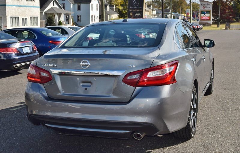 Used 2018 Nissan Altima 2.5 SV image 15