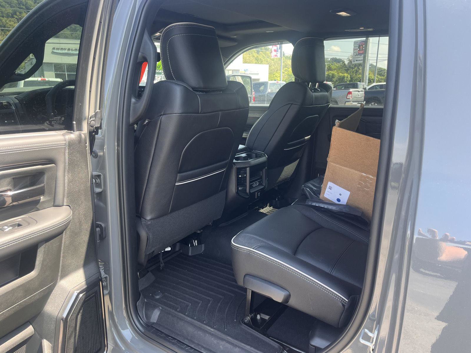 Used 2026 RAM 2500 Limited AWD/4WD image 17