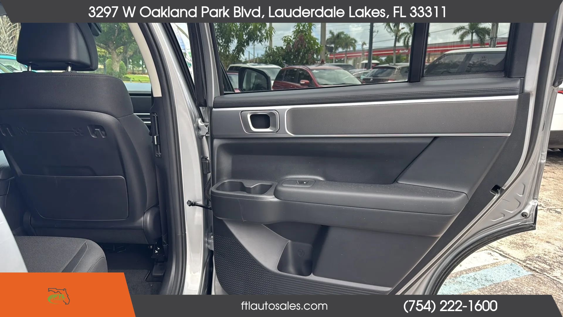 Used 2025 Hyundai Santa Fe SE FWD image 25