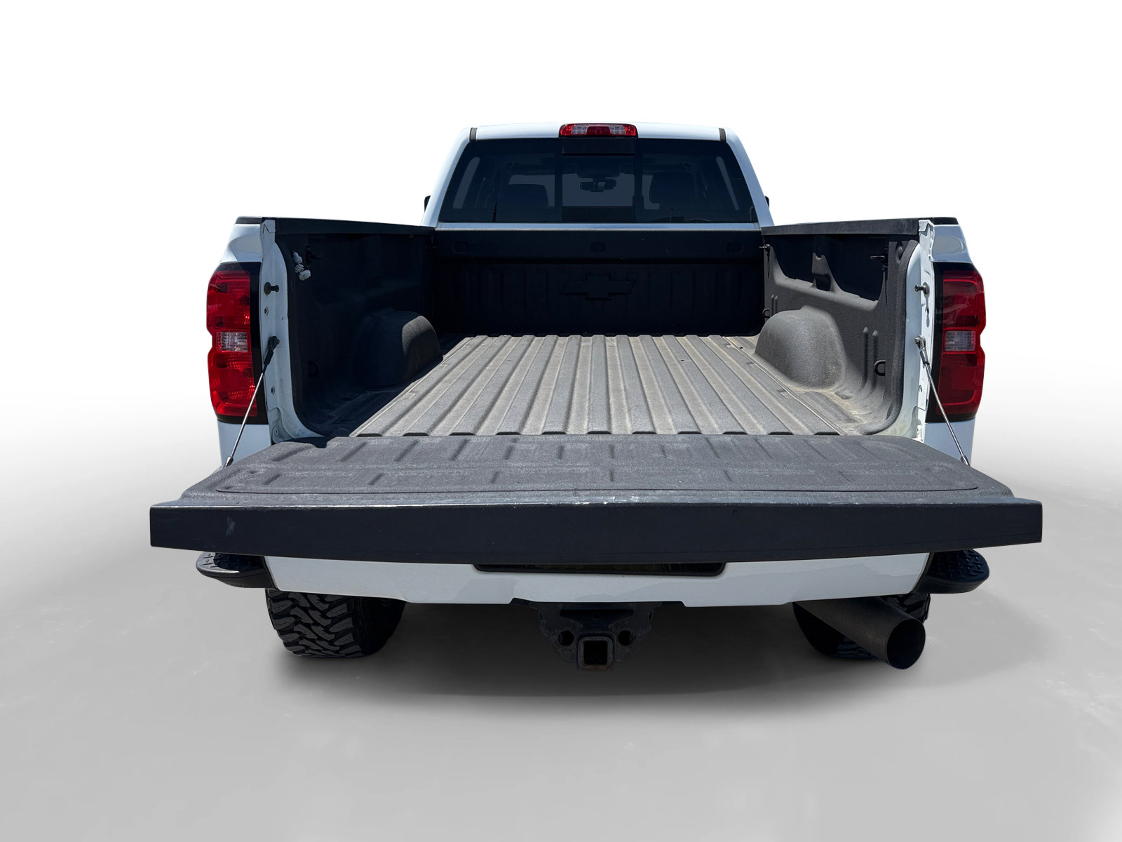 Used 2018 Chevrolet Silverado 2500 High Country w/ Duramax Plus Package AWD/4WD image 17