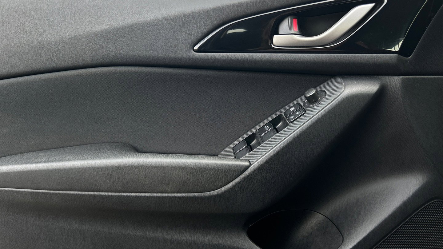 Used 2014 MAZDA MAZDA3 i Sport image 34