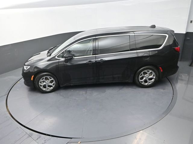 Used 2024 Chrysler Pacifica Limited image 24