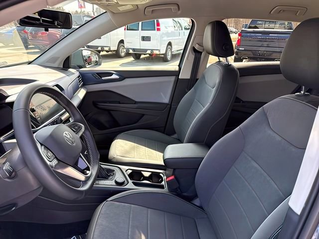 Used 2022 Volkswagen Taos SE image 15
