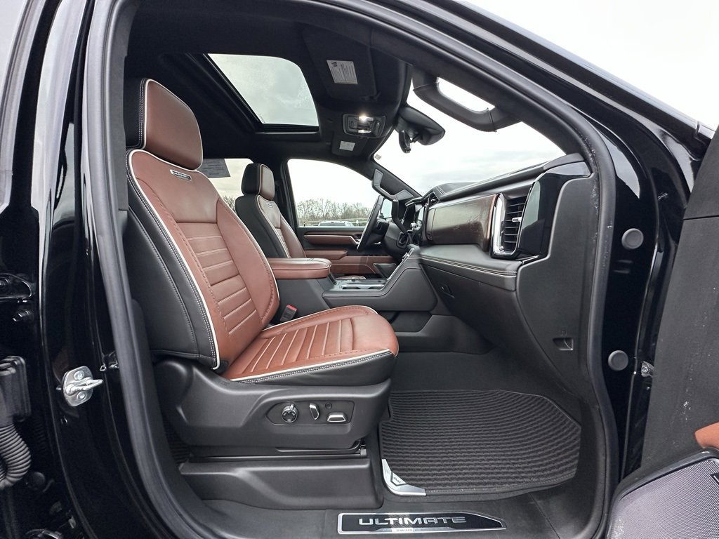 Used 2025 GMC Sierra 3500 Denali Ultimate image 16