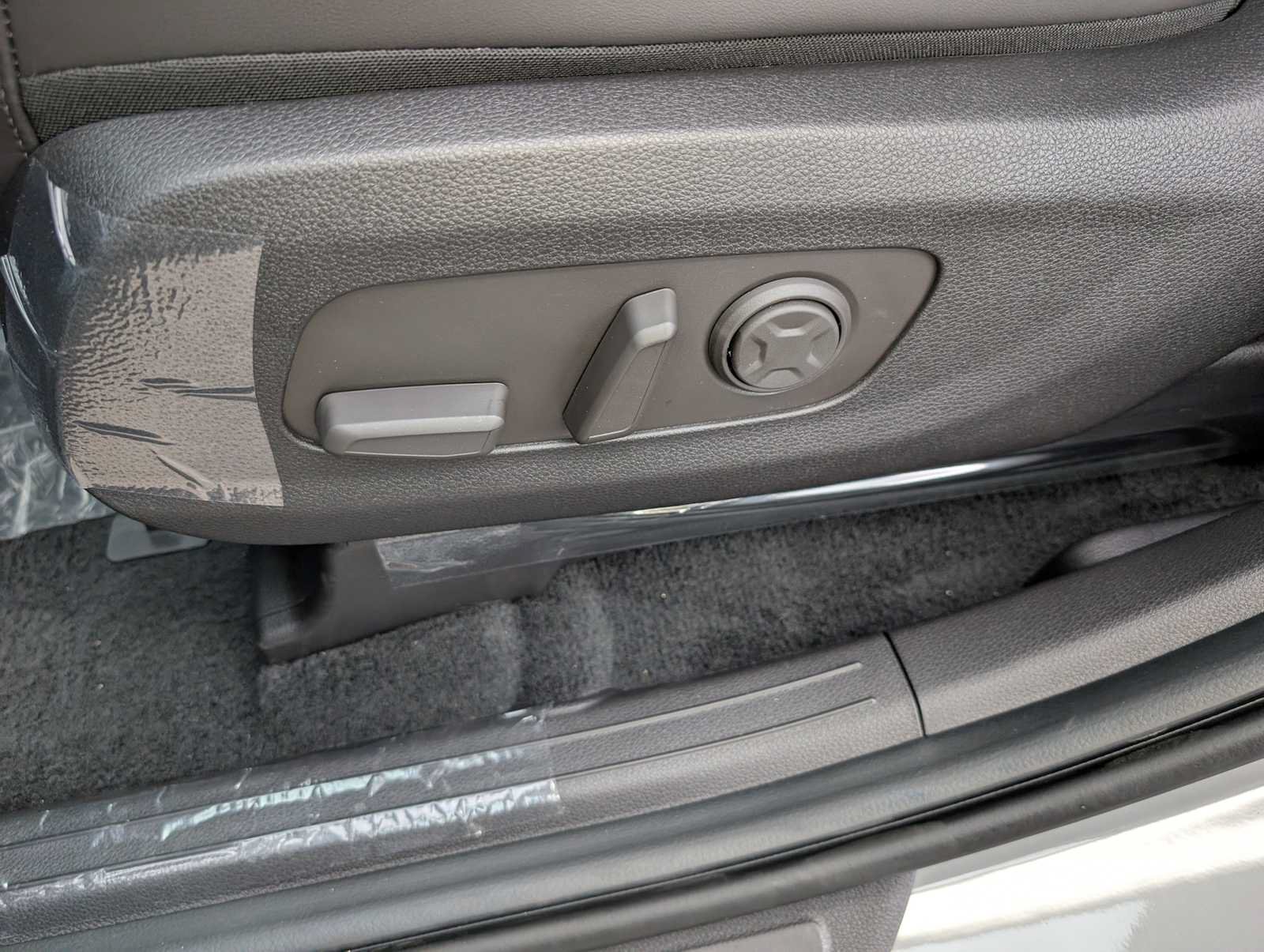 New 2027 Kia Carnival FWD image 33