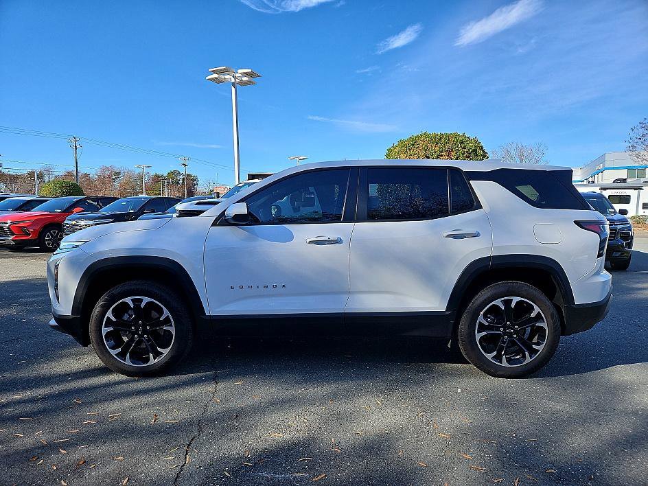 New 2026 Chevrolet Equinox LT image 2