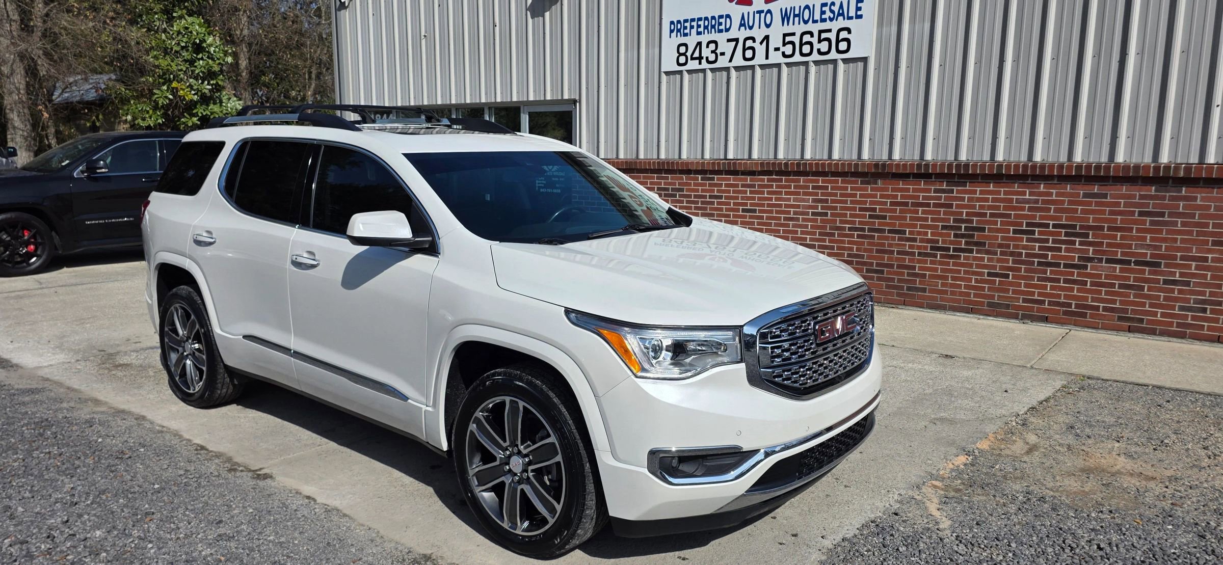 Used 2019 GMC Acadia Denali w/ Technology Package image 2