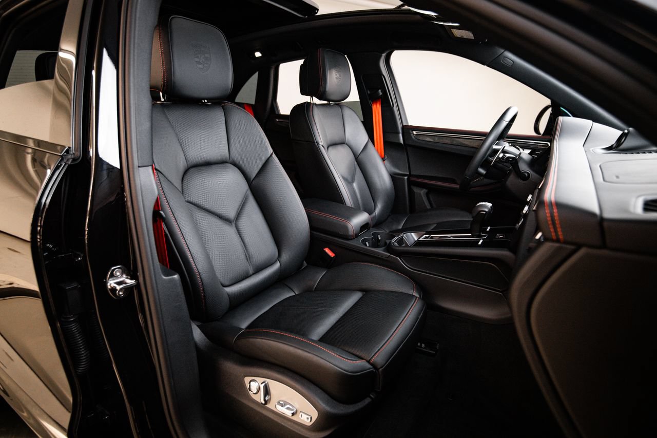 Certified 2026 Porsche Macan GTS AWD/4WD image 29