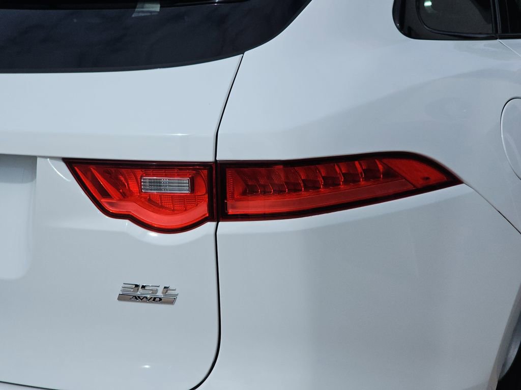 Used 2017 Jaguar F-PACE Premium AWD/4WD image 40
