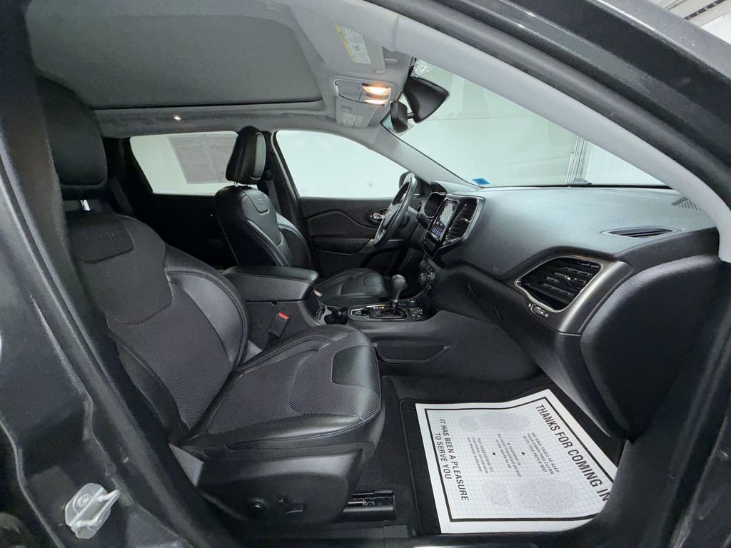 Used 2020 Jeep Cherokee Limited image 8