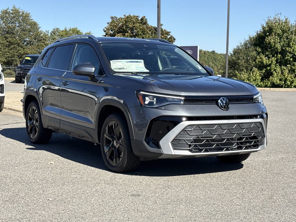 New 2025 Volkswagen Taos SE image 7
