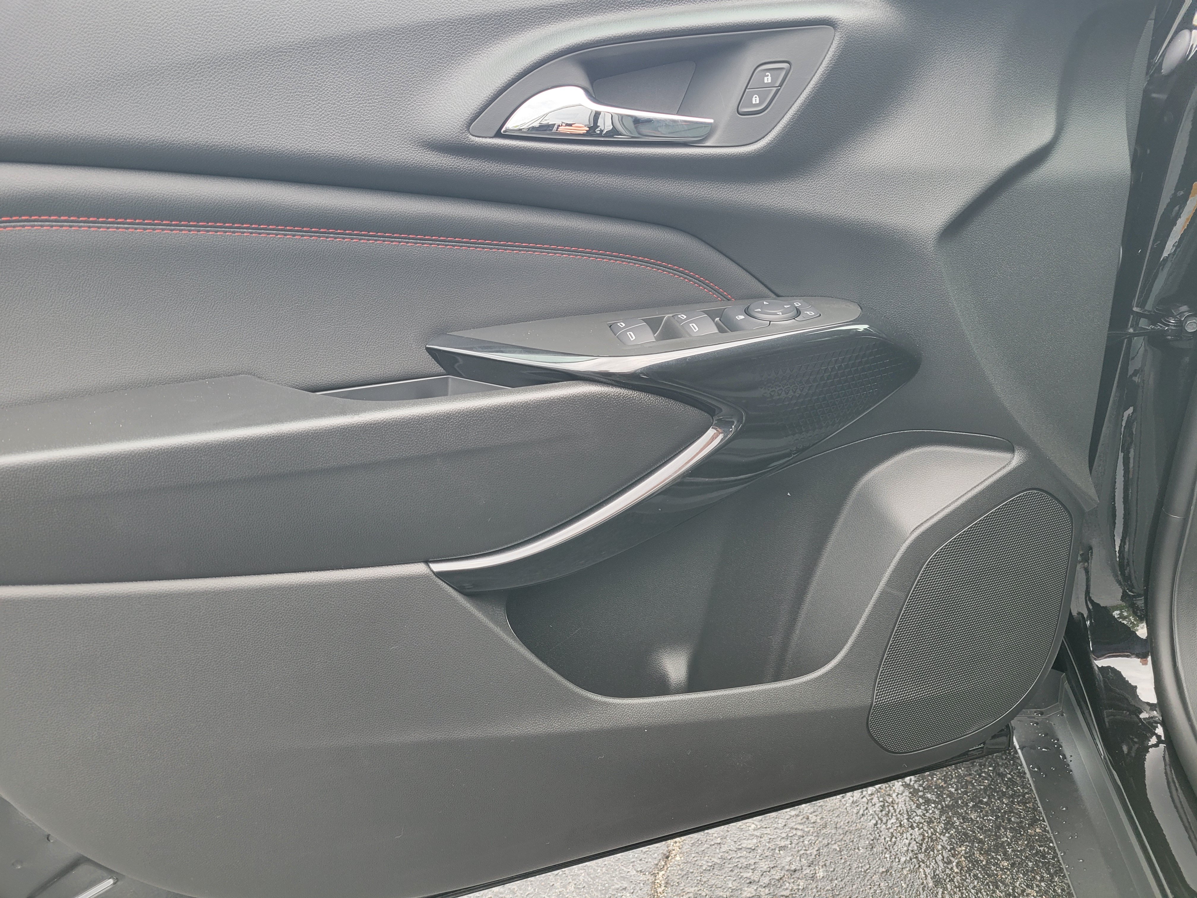 New 2026 Chevrolet Trax RS w/ Driver Confidence Package FWD image 22
