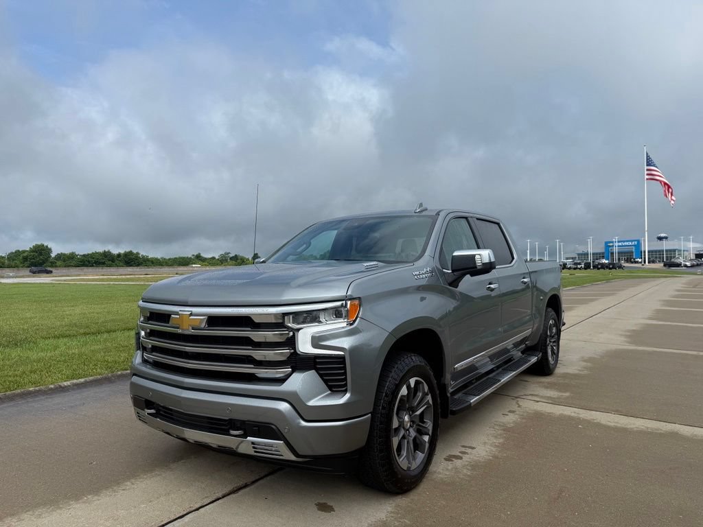 Used 2026 Chevrolet Silverado 1500 High Country w/ Technology Package AWD/4WD image 9