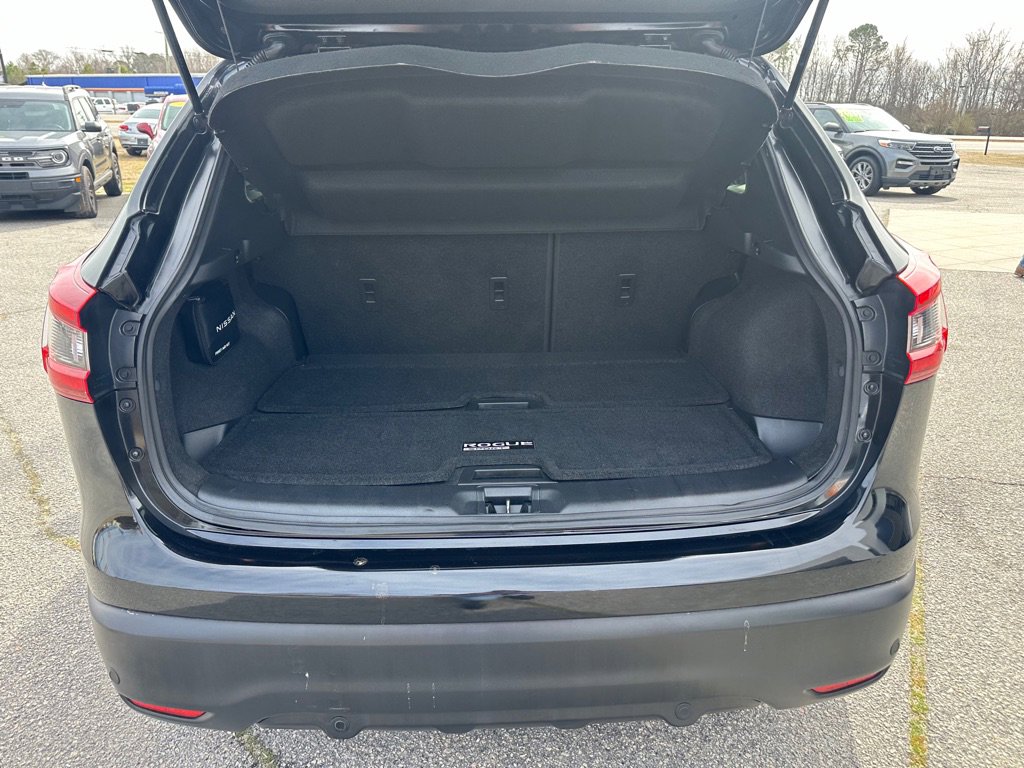 Used 2022 Nissan Rogue Sport SL w/ Premium Package image 10