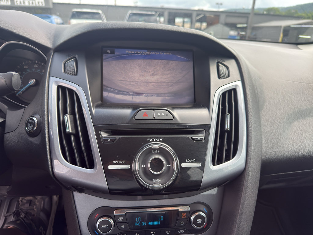 Used 2014 Ford Focus Titanium FWD image 15