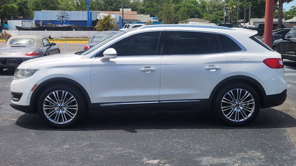 Used 2016 Lincoln MKX Reserve w/ Technology Package FWD image 3