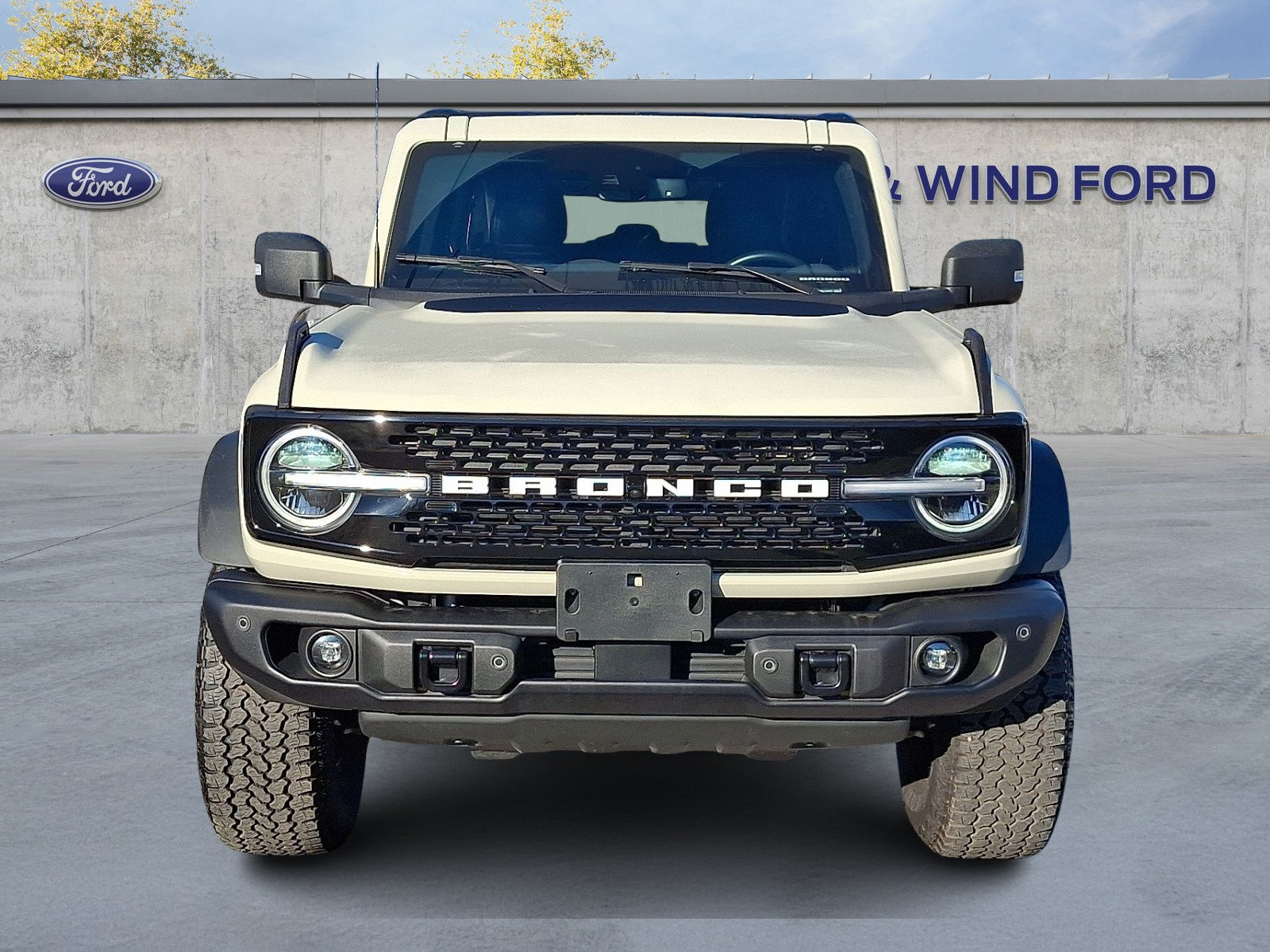 Used 2025 Ford Bronco Badlands AWD/4WD image 2