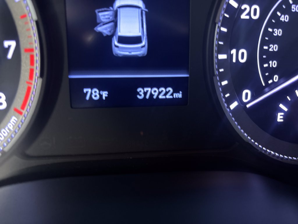 Used 2022 Hyundai Venue Limited FWD image 17